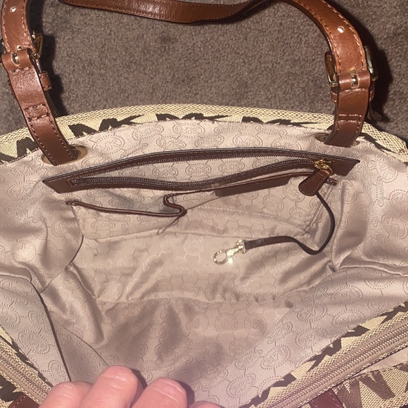 Michael Kors Tote Bag - Picture 7 of 8